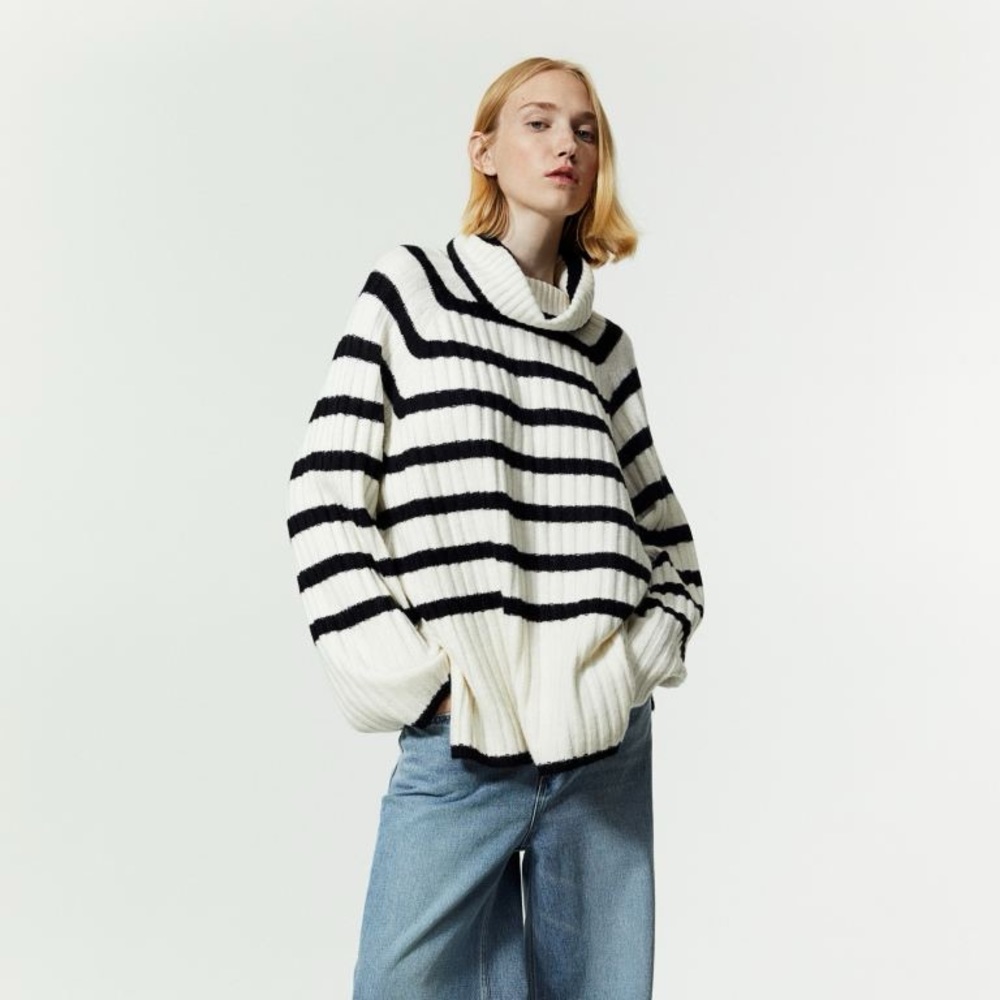 H&M Oversized Rib-knit Turtleneck Sweater